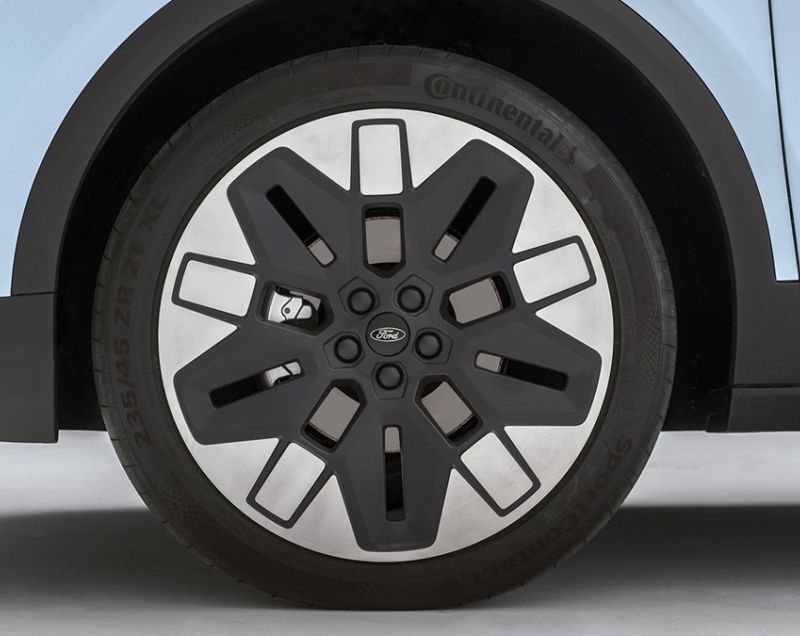 Ford Explorer 77kWh Premium Extended Range RWD, Lucid Red + DRIVER ASSISTANCE PACK Ford Explorer 77kWh Premium Extended Range RWD, Lucid Red + DRIVER ASSISTANCE PACK