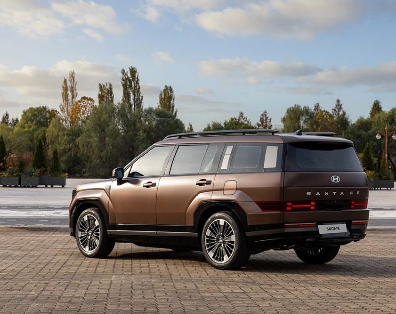 Hyundai Santa Fe 1.6tgdi hev comfort plus 7p 175kW aut Hyundai Santa Fe 1.6tgdi hev comfort plus 7p 175kW aut