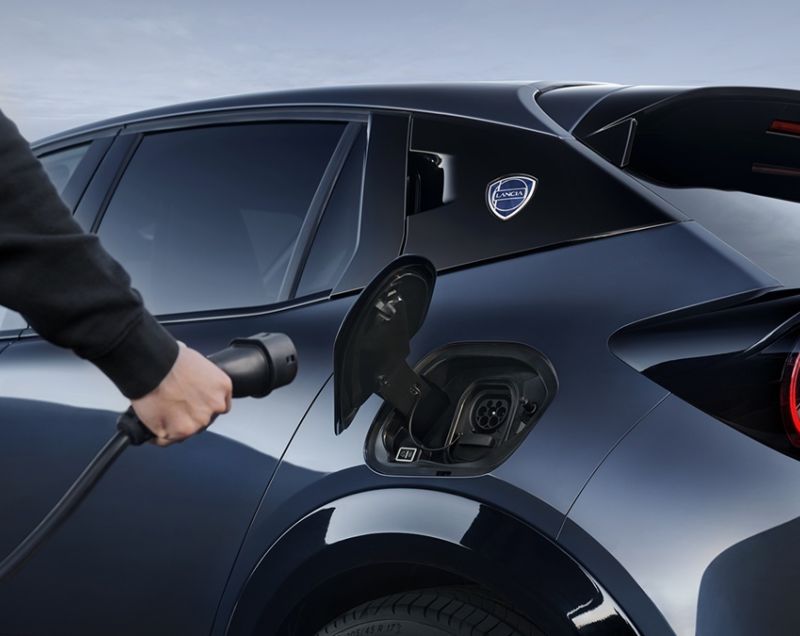 Lancia Ypsilon 54kWh ev 115kW aut