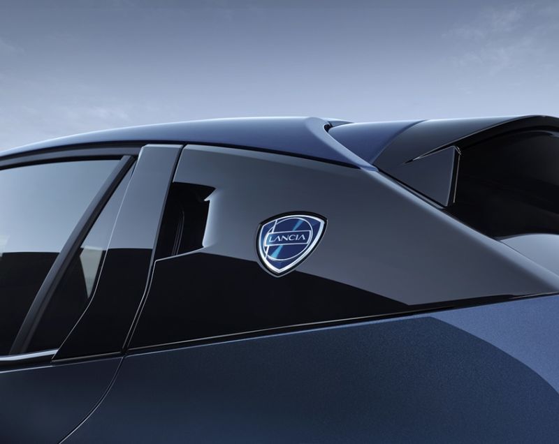 Lancia Ypsilon 1.2t mhev edizione limitata 81kW edct6 aut