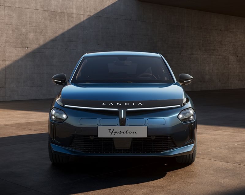 Lancia Ypsilon 1.2t mhev hf line 81kW edct6 aut Lancia Ypsilon 1.2t mhev hf line 81kW edct6 aut