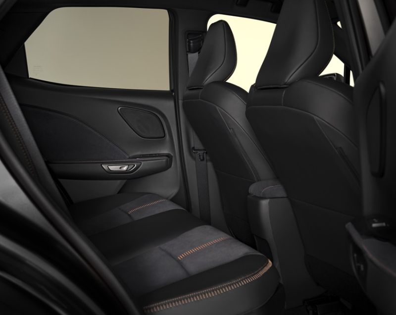 Lexus LBX 1.5 hev elegant 2wd 100kW aut Lexus LBX 1.5 hev elegant 2wd 100kW aut