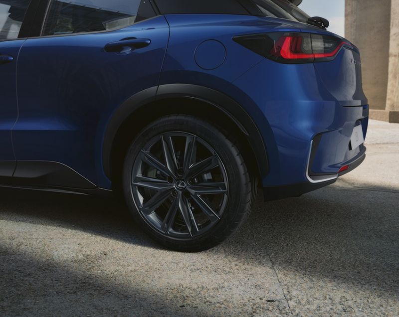 Lexus LBX 1.5 hev cool 2wd 100kW aut