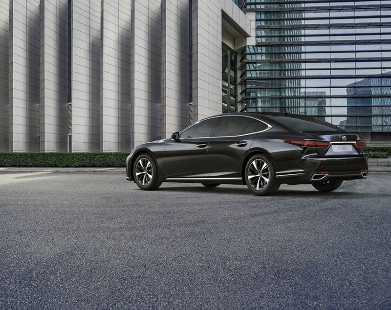 Lexus LS 500h hev f sport line awd 264kW e-cvt aut