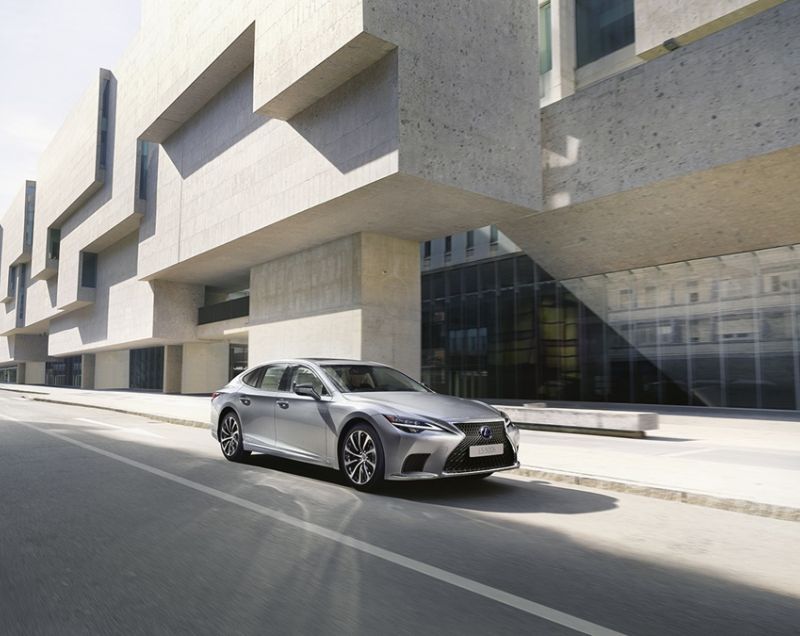 Lexus LS 500h hev luxury line 264kW e-cvt aut Lexus LS 500h hev luxury line 264kW e-cvt aut