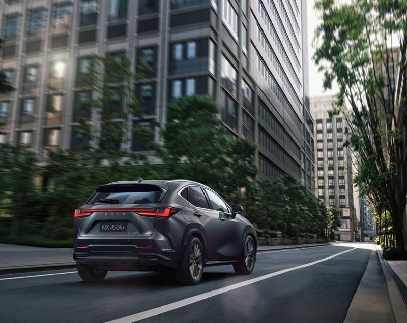 Lexus NX 450h+ phev f sport line + explorer pack awd 215kW aut Lexus NX 450h+ phev f sport line + explorer pack awd 215kW aut