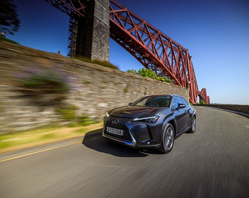 Lexus UX 300h hev luxury line 146kW aut