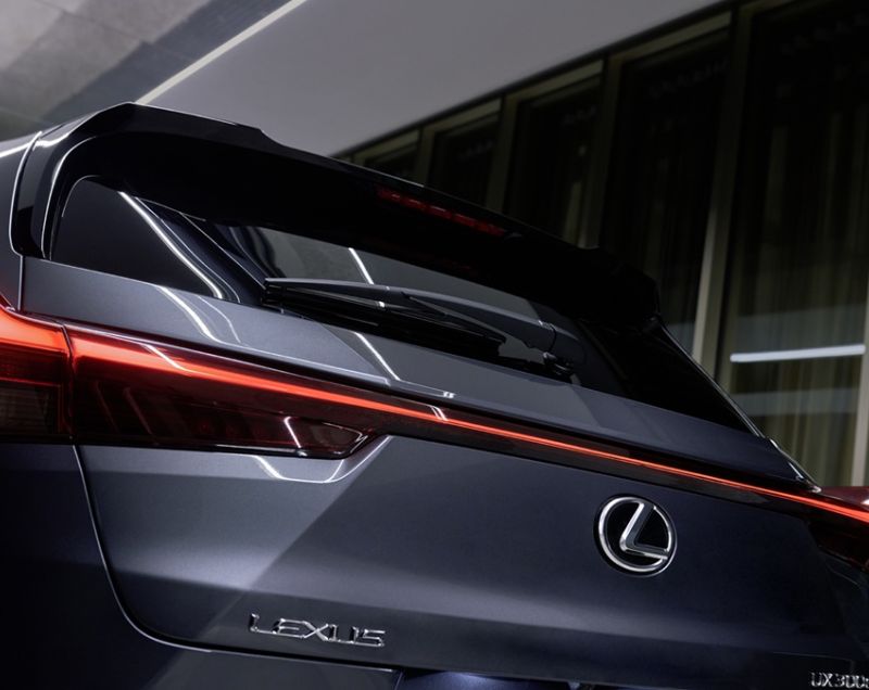 Lexus UX 300h hev luxury line 146kW aut