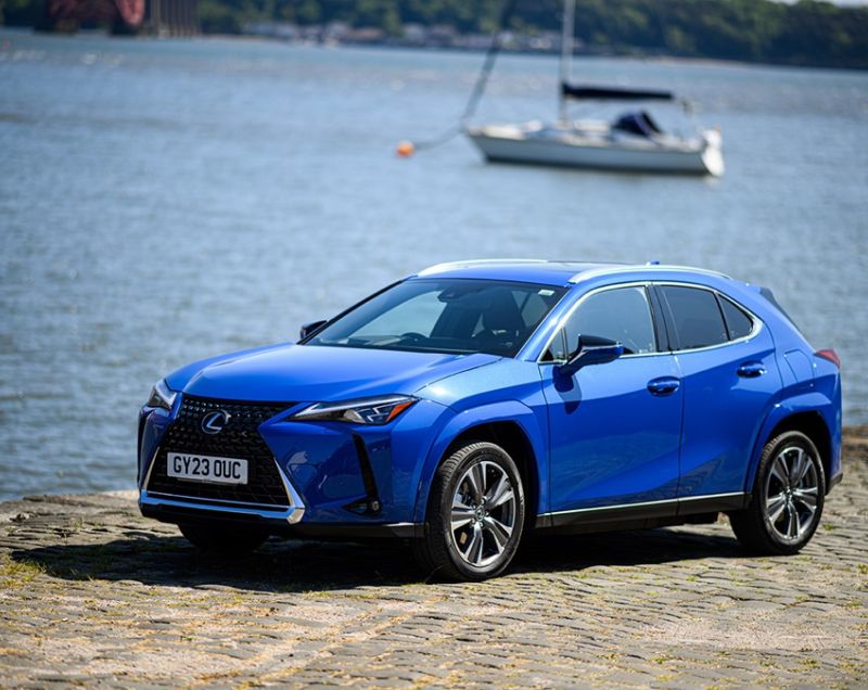 Lexus UX 300h hev luxury line 146kW aut