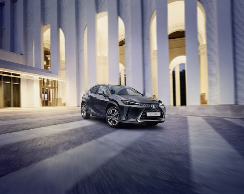 Lexus UX 300h hev luxury line 146kW aut