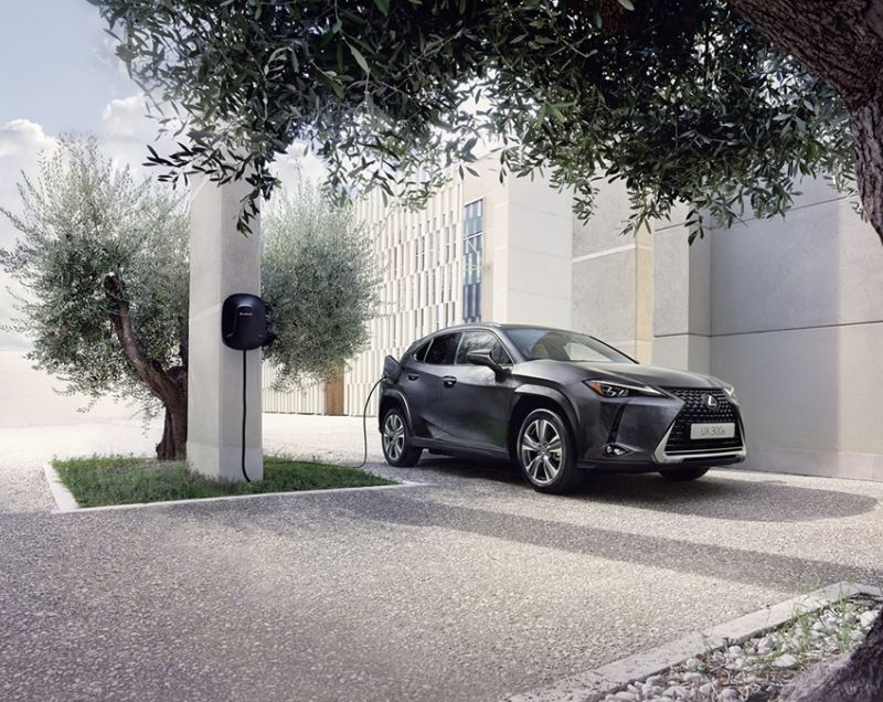 Lexus UX 300h hev luxury line 146kW aut