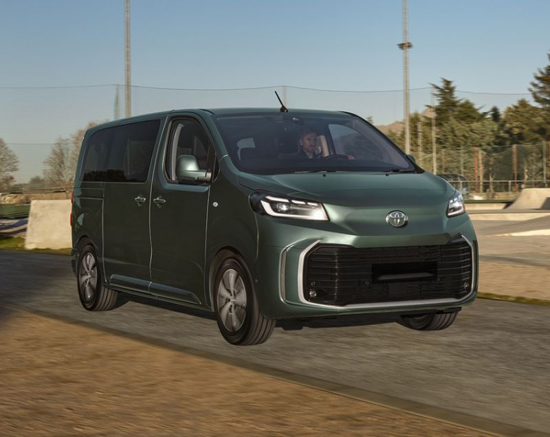 Toyota ProAce Verso 75kWh ev medium dynamic extra range 100kW aut