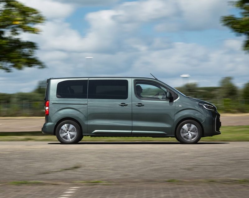 Toyota ProAce Verso 75kWh ev long executive extra range 100kW aut