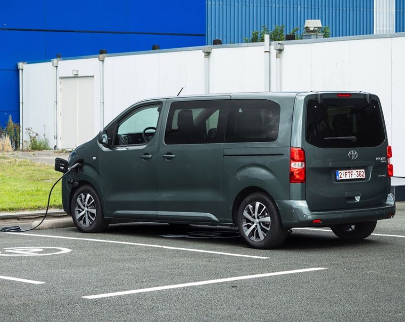 Toyota ProAce Verso 75kWh ev long executive extra range 100kW aut