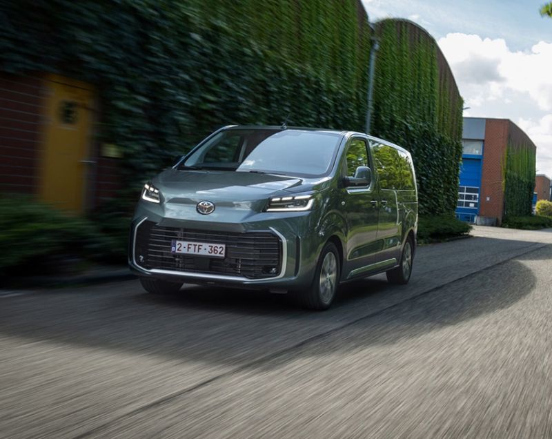 Toyota ProAce Verso 75kWh ev long executive extra range 100kW aut Toyota ProAce Verso 75kWh ev long executive extra range 100kW aut