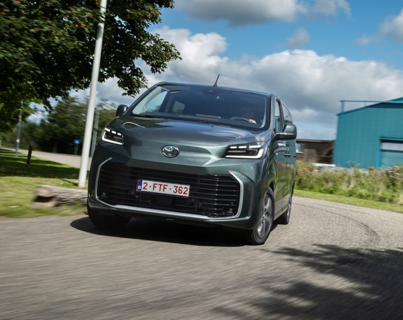 Toyota ProAce Verso 75kWh ev long executive extra range 100kW aut Toyota ProAce Verso 75kWh ev long executive extra range 100kW aut