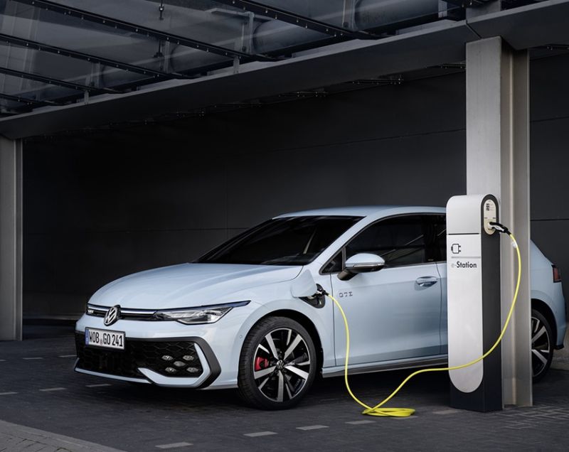 Volkswagen Golf 1.5e Plug-in Hybrid Life Edition - 144 KM ELEKTRISCH RIJDEN!