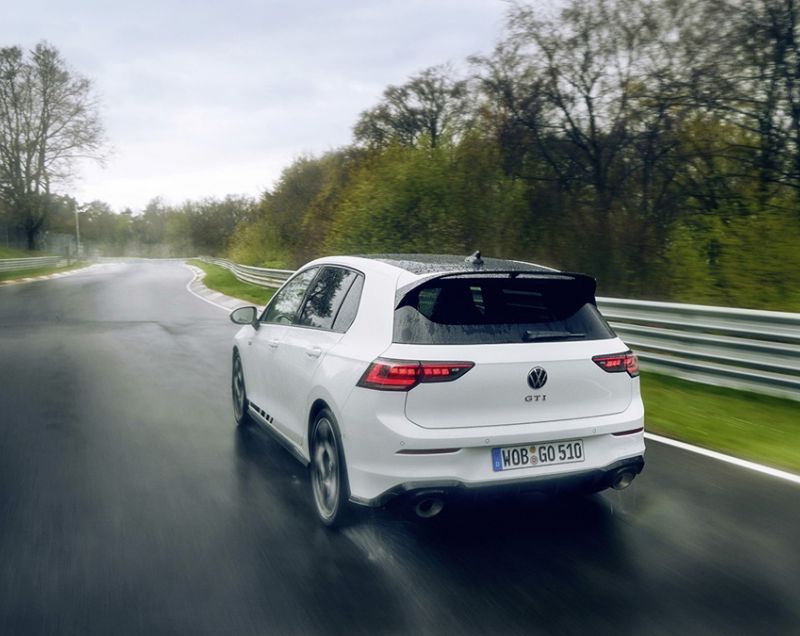 Volkswagen Golf 1.5etsi R-Line Edition 116 PK DSG, Pure White + ASSISTANCE PAKKET PLUS