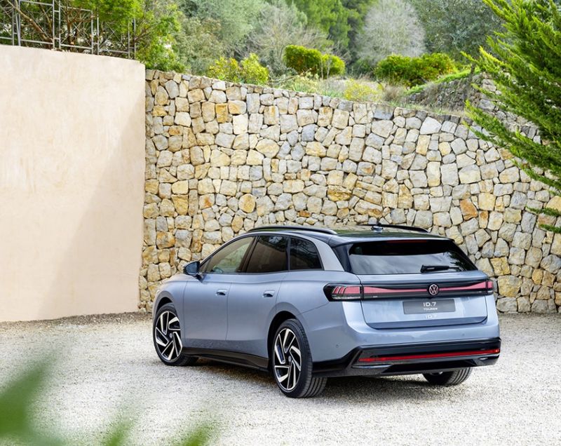 Volkswagen ID.7 Tourer 77kWh Pro Business, Mythoszwart + INTERIEURPAKKET PLUS / 20 INCH VELGEN
