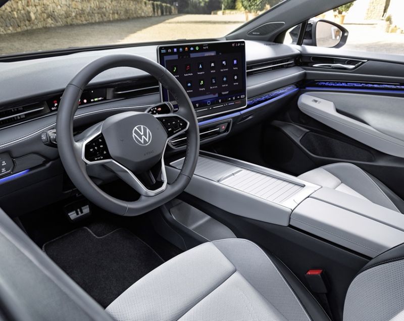 Volkswagen ID.7 Tourer 77kWh Pro Business, Mythoszwart + INTERIEURPAKKET PLUS / 20 INCH VELGEN