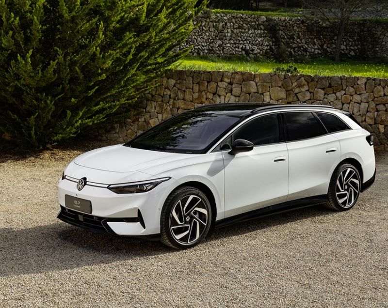 Volkswagen ID.7 Tourer 77kWh Pro Business, Mythoszwart + INTERIEURPAKKET PLUS / 20 INCH VELGEN
