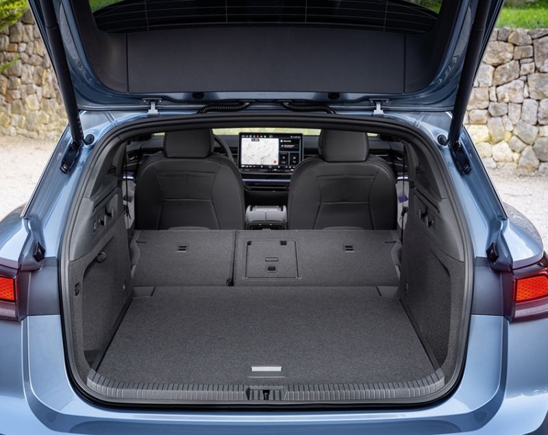 Volkswagen ID.7 Tourer 77kWh Pro Business, Mythoszwart + INTERIEURPAKKET PLUS / 20 INCH VELGEN