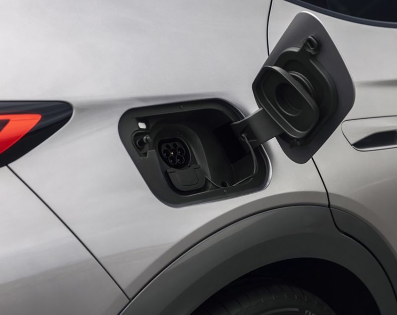Cupra Tavascan 77kWh Business, White Silver + WINTER PACK