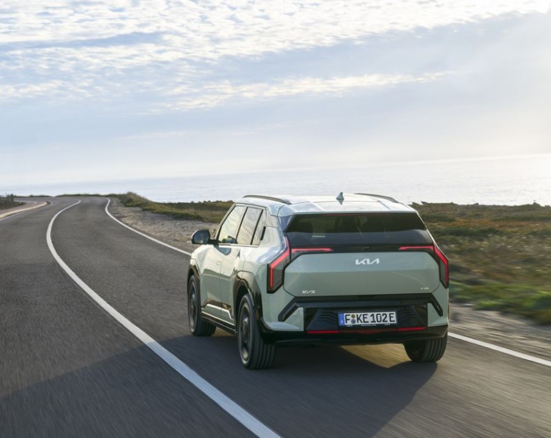 Kia EV3 81.4kWh Air, Ivory Silver