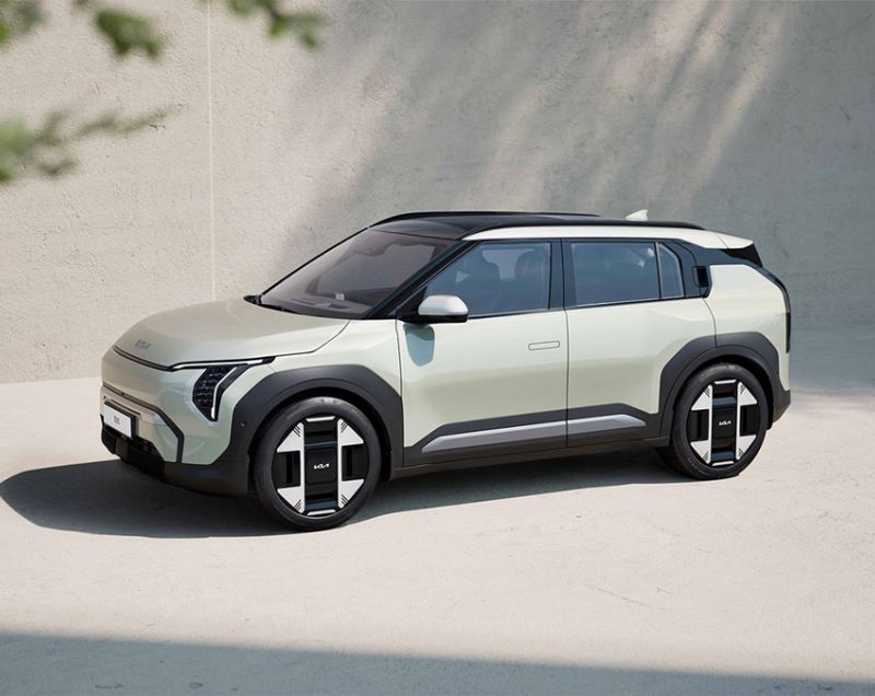 Kia EV3 58.3kWh Plus, Aurora Black Pearl