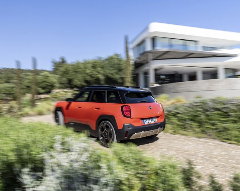 Mini Aceman 42.5kWh ev e blackyard 135kW aut