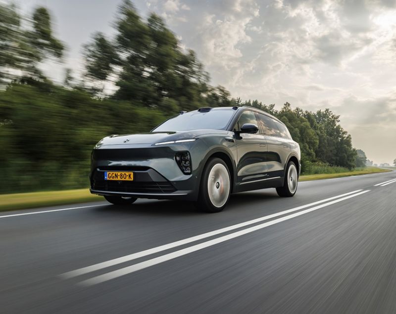 NIO EL8 73.5kWh ev standard range executive launch edition awd 480kW aut
