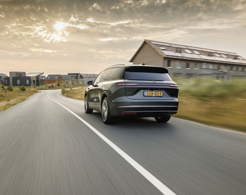 NIO EL8 90kWh ev long range executive launch edition awd 480kW aut