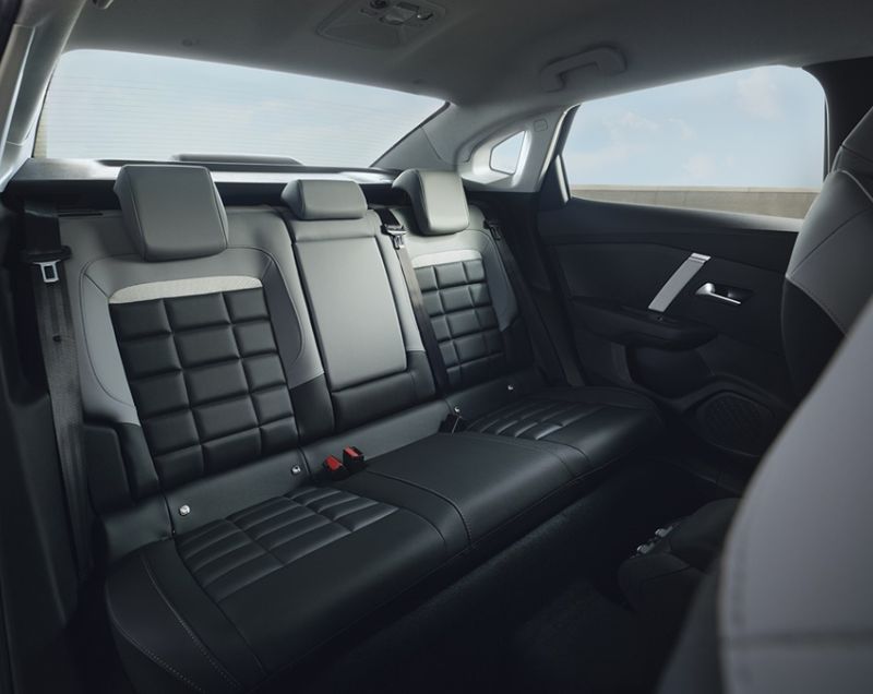 Citroen C4 X 54kWh Extended Range Business