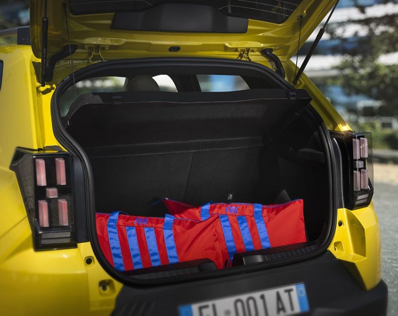 Fiat Grande Panda 44kWh RED, INCL 3-FASE BOORDLADER