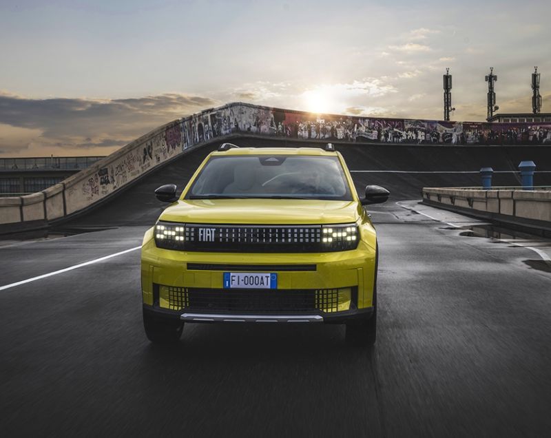 Fiat Grande Panda 44kWh RED, INCL 3-FASE BOORDLADER Fiat Grande Panda 44kWh RED, INCL 3-FASE BOORDLADER