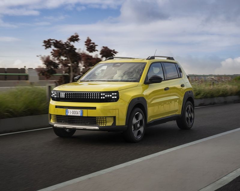 Fiat Grande Panda 44kWh RED, INCL 3-FASE BOORDLADER