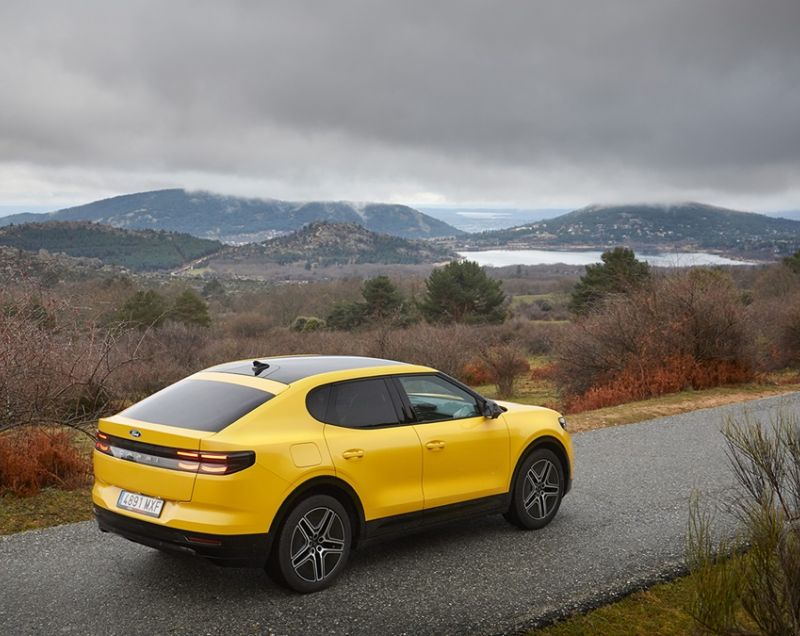 Ford Capri 77kWh Premium Extended Range RWD, Blauw metallic + DRIVER ASSISTANCE PACK/PANORAMADAK