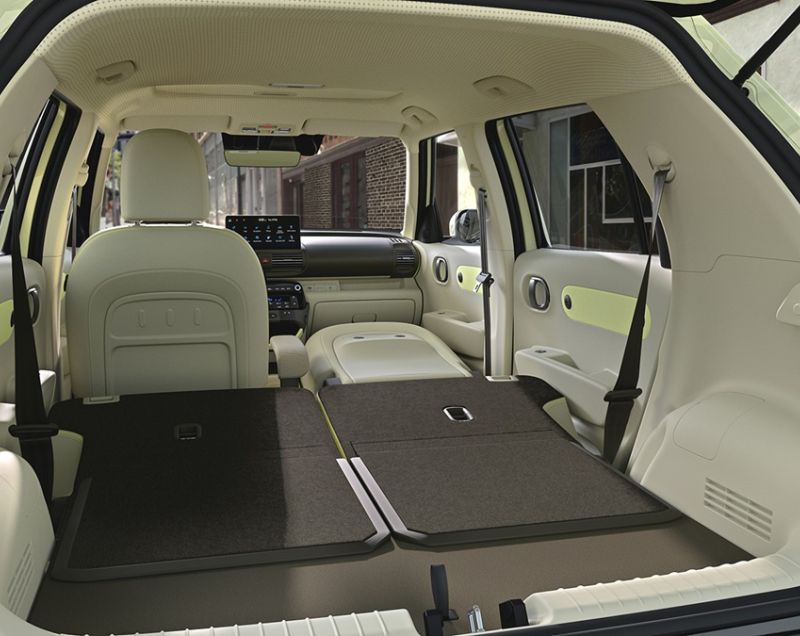 Hyundai INSTER 49kWh Long Range Pulse, Abyss Black Pearl - SNEL LEVERBAAR!