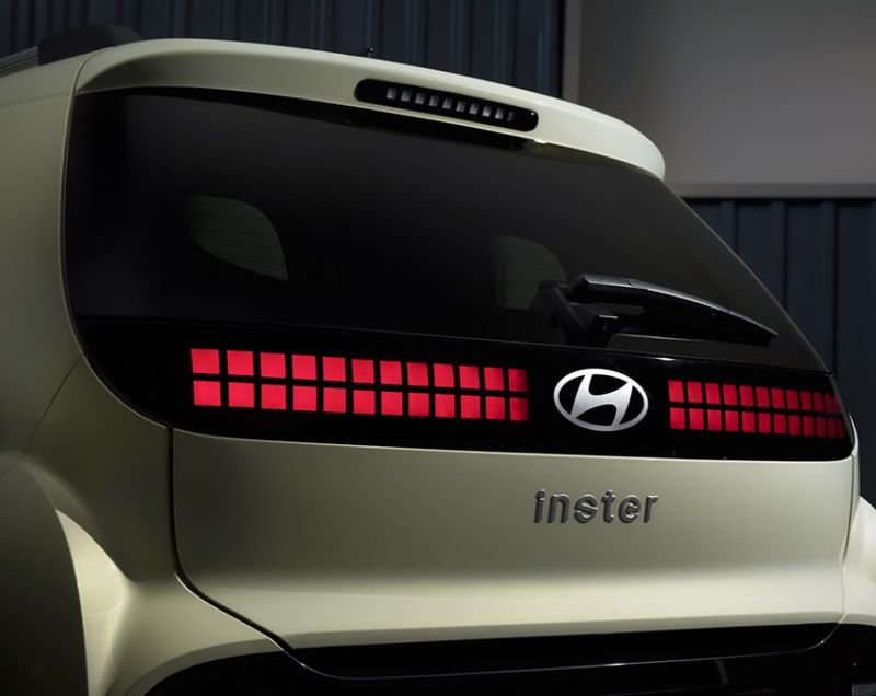 Hyundai INSTER 49kWh Long Range Pulse, Abyss Black Pearl - SNEL LEVERBAAR!