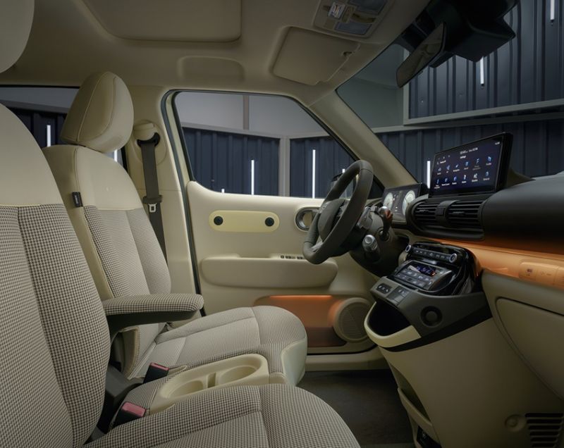 Hyundai INSTER 49kWh Long Range Pulse, Buttercream Yellow Pearl