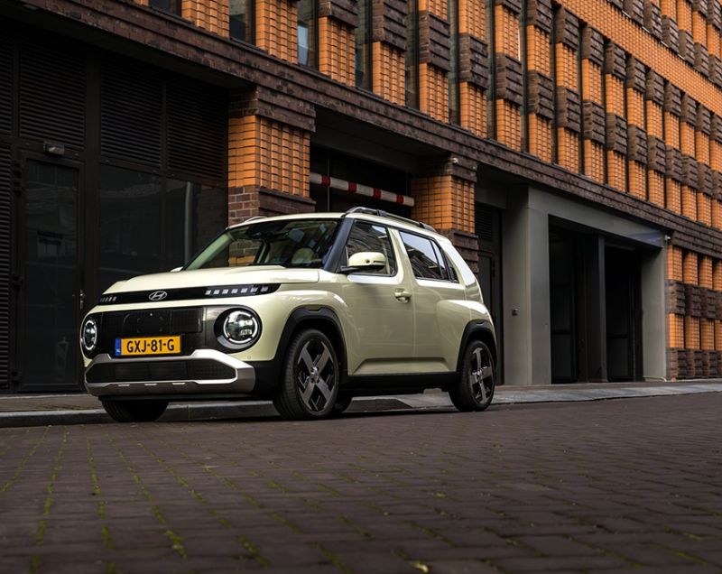 Hyundai INSTER 49kWh Long Range Pulse, Buttercream Yellow Pearl