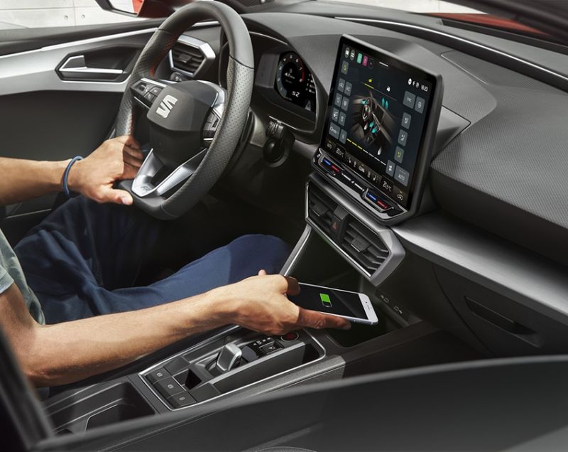 Seat Leon Sportstourer 1.5tsie FR Plug-in Hybrid First Edition 204 PK DSG, Magnetic Tech + 18 INCH VELGEN Seat Leon Sportstourer 1.5tsie FR Plug-in Hybrid First Edition 204 PK DSG, Magnetic Tech + 18 INCH VELGEN