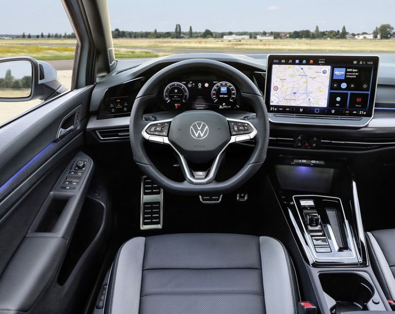Volkswagen Golf variant 1.5tsi 115 PK, Grenadill Black - LEVERING 2024