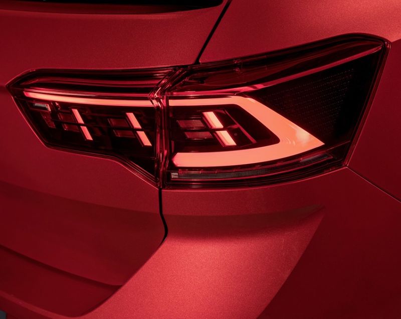 Volkswagen T-Roc cabrio 1.5tsi r-line 110kW dsg-7 aut Volkswagen T-Roc cabrio 1.5tsi r-line 110kW dsg-7 aut