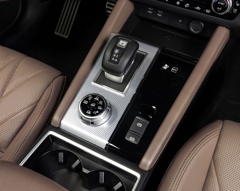 Mitsubishi Outlander 2.4 16v phev intense 225kW aut Mitsubishi Outlander 2.4 16v phev intense 225kW aut