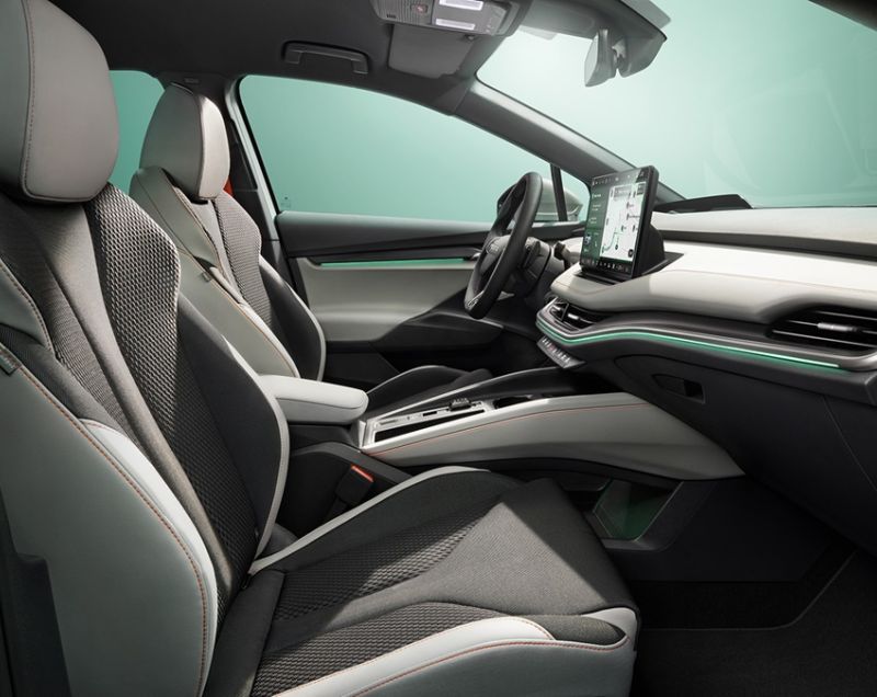 Skoda Elroq 58kWh Business Edition, Graphite Grey + TREKHAAK / 19 INCH VELGEN