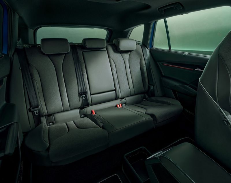 Skoda Enyaq 77Wh 85 Sportline, Black Magic + TREKHAAK Skoda Enyaq 77Wh 85 Sportline, Black Magic + TREKHAAK