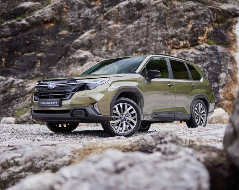 Subaru Forester 2.0i mhev luxury awd 100kW aut Subaru Forester 2.0i mhev luxury awd 100kW aut