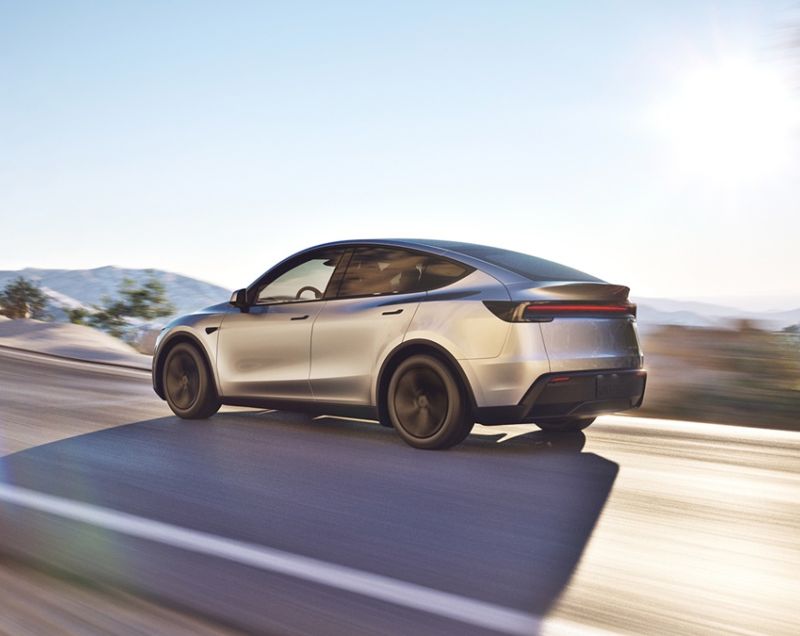 Tesla Model Y Juniper 57.5kWh Standard Range RWD - COMPLEET VERNIEUWD