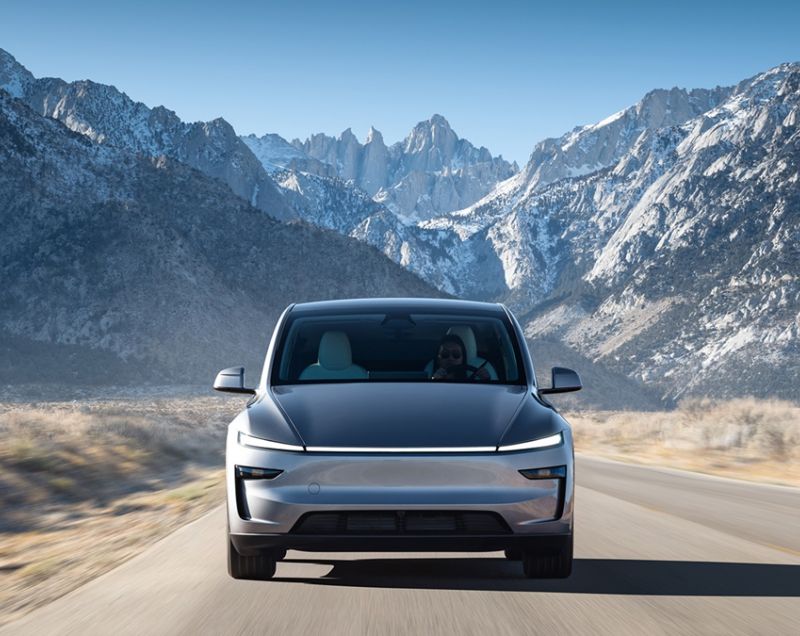Tesla Model Y Juniper 57.5kWh Standard Range RWD - COMPLEET VERNIEUWD